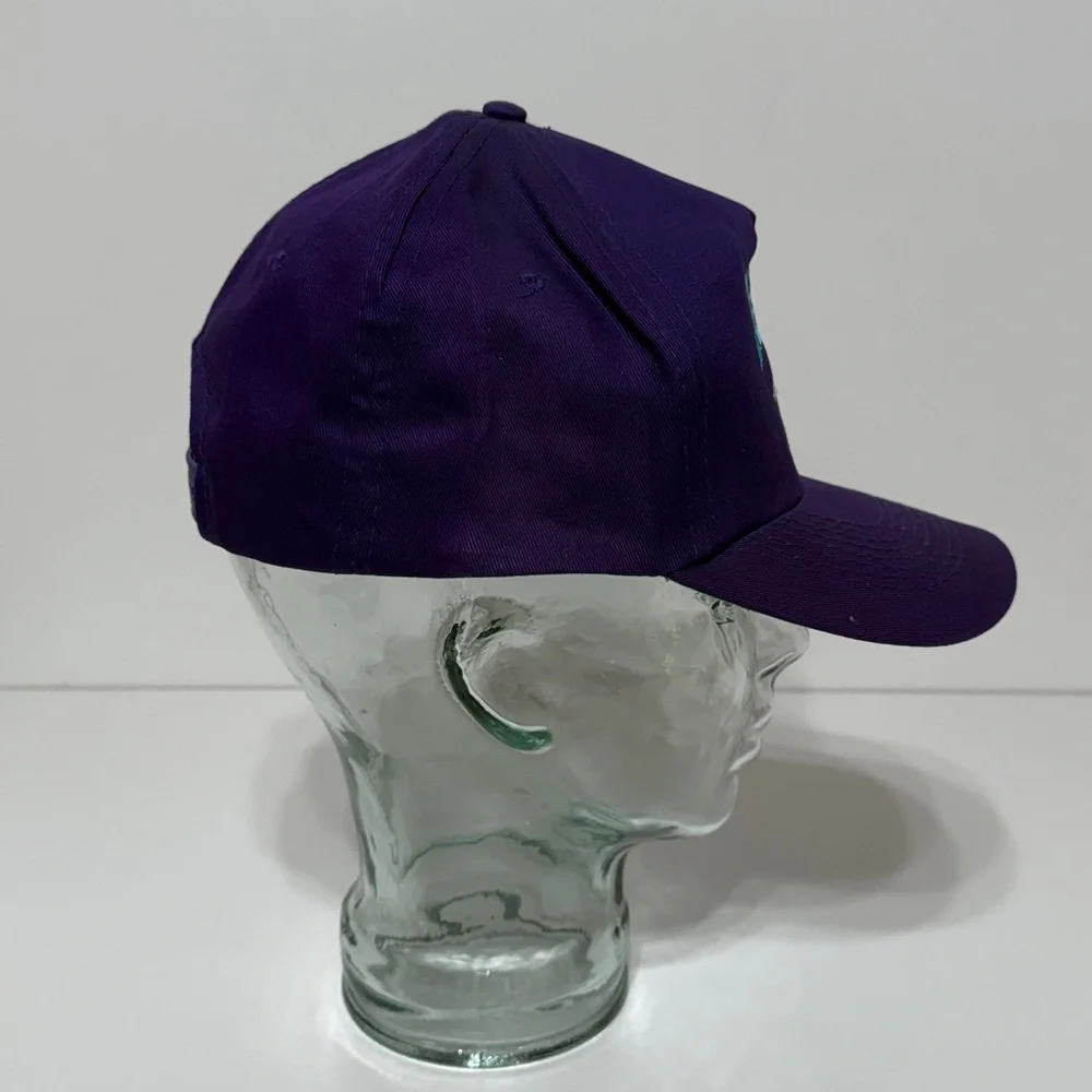 Vintage 80’s Alaska Adjustable Hat with Snowflake